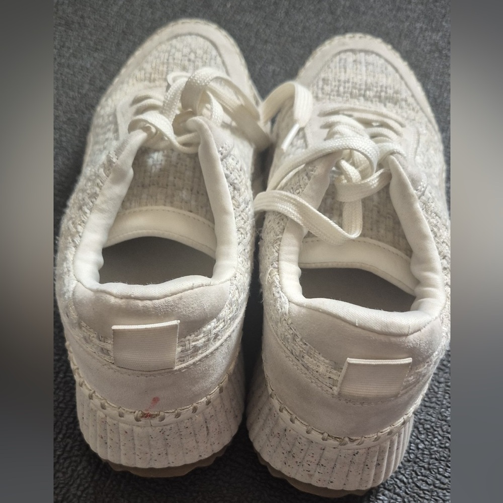Universal Thread Cream Textured Sneakers - Picture 2 of 5